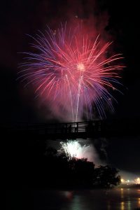カメラ機種名Canon EOS 7D レンズ EF-S18-135mm f/3.5-5.6 IS IS II USM ISO感度 100 Av(絞り数値) 13 Tv(シャッター速度) 17 