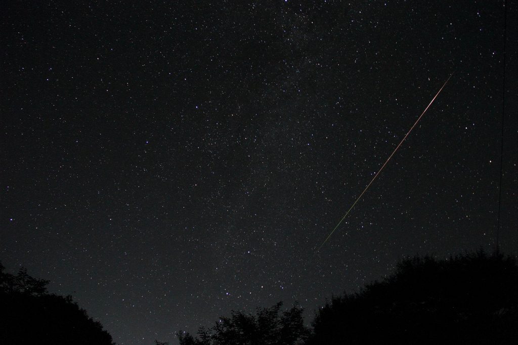 カメラ機種名Canon EOS 7D レンズ	EF-S18-135mm f/3.5-5.6 IS IS II USM ISO感度	1000 Av(絞り数値)	3.5 Tv(シャッター速度)	30 